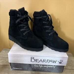 BEARPAW Black Phoebe Suede Sheepskin Lace-Up Hiker Boot Size 9 Never Worn